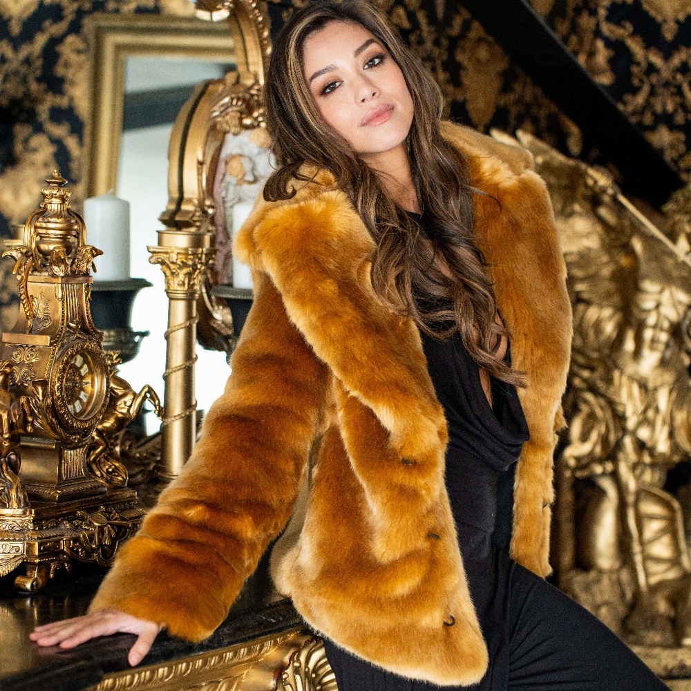 Women's Shorty Duke Coat in "Dark Gold" Chinchilla